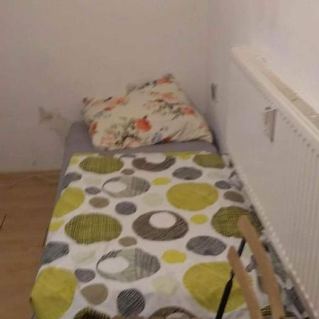 Economy Flat 18 Minutes From Vaclavske Namesti 布拉格 外观 照片