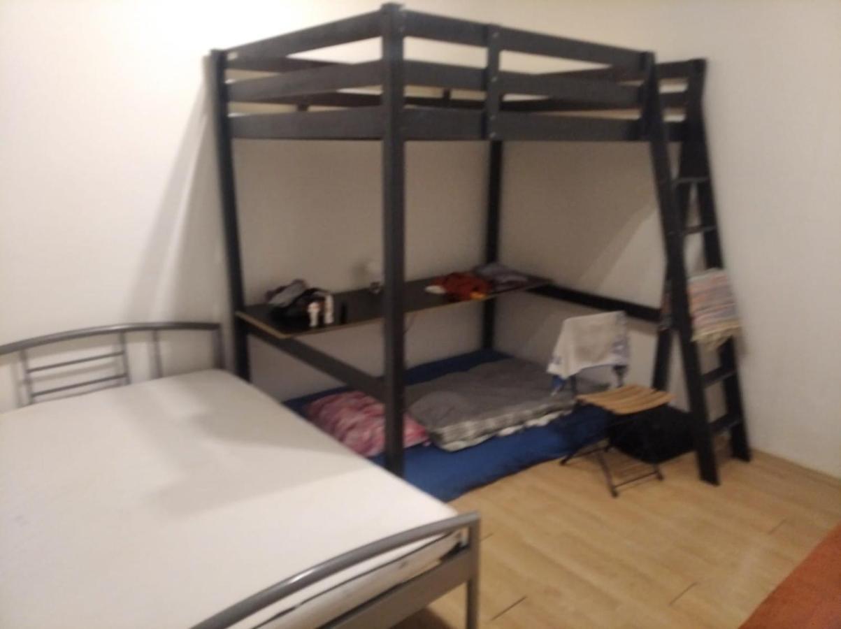 Economy Flat 18 Minutes From Vaclavske Namesti 布拉格 外观 照片